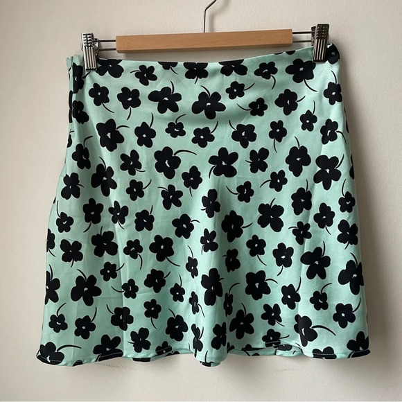 NWT Cotton On mint green / aqua daisy print Santorini mini skirt small - Picture 3 of 7